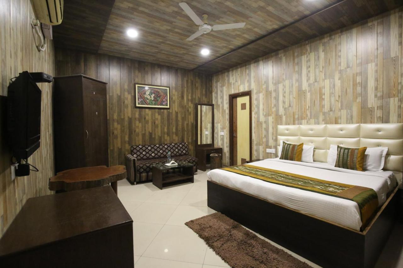 Hotel Amritsar Inn ภายนอก รูปภาพ