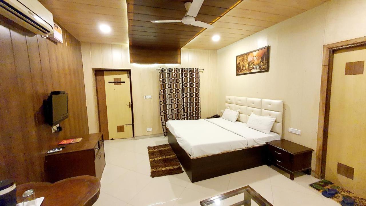 Hotel Amritsar Inn ภายนอก รูปภาพ